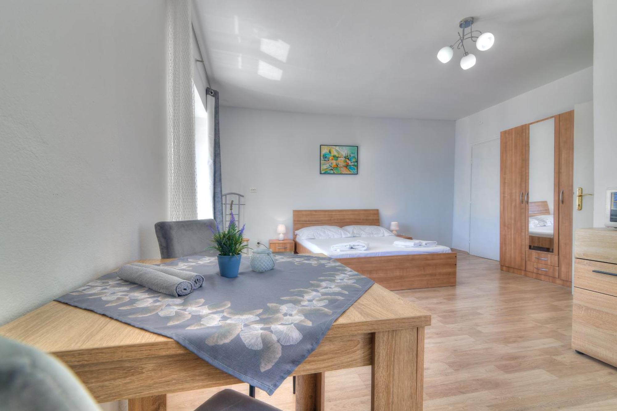 Apartmani Ana Сен Екстериор снимка